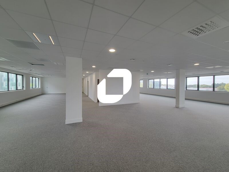 Bureaux neufs à louer avec de très belle prestati