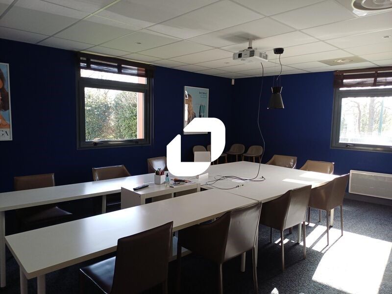 IMMPROVE immobilier entreprise vous propose dans 