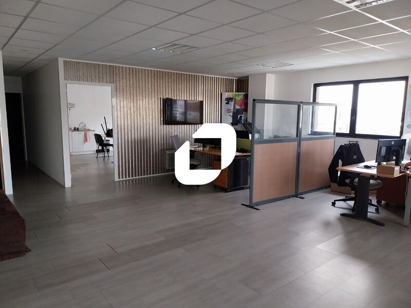 IMMPROVE vous propose 2 plateaux de bureaux avec