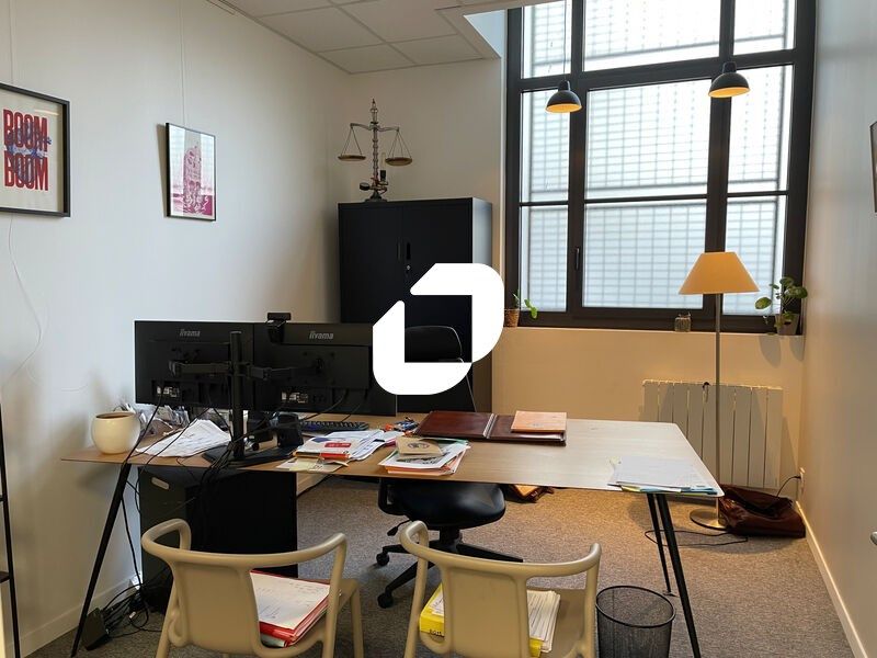 ILE DE NANTES - Immprove vous propose un bâtiment