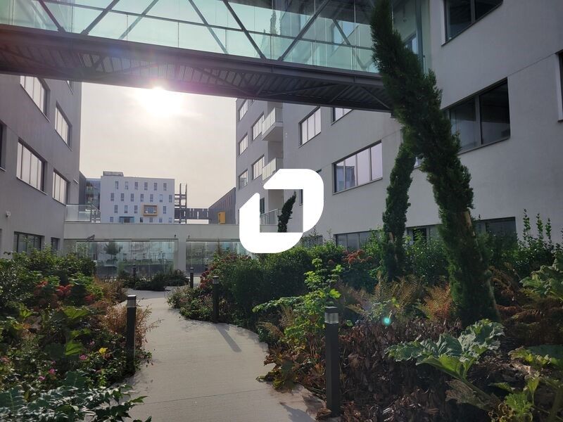 Bureaux neufs à louer avec de très belle prestati