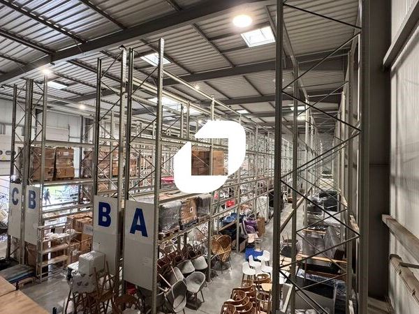 IMMPROVE propose à la location un bâtiment indépe