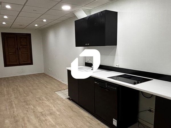 IMMPROVE vous propose à la vente un local commerc