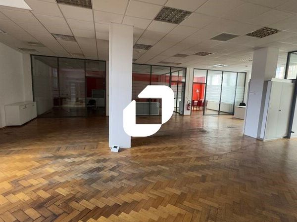 IMMPROVE vous propose 3 plateaux de bureaux de 60