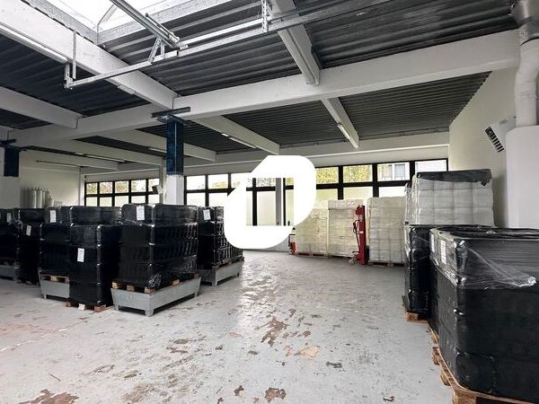 IMMPROVE vous propose à la location, 2 locaux d'a