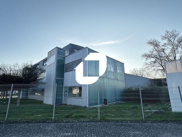 IMMPROVE vous propose à la location, dans un imme