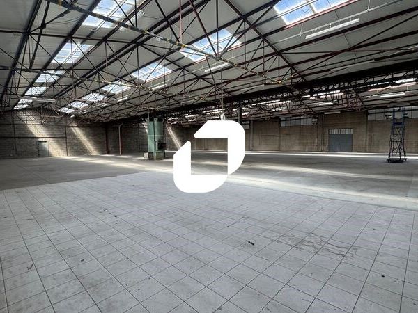 IMMPROVE propose à la location un bâtiment zone d