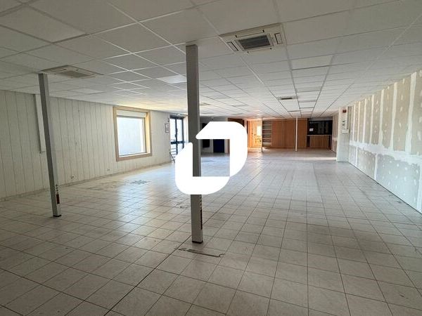 IMMPROVE propose à la location un bâtiment zone d
