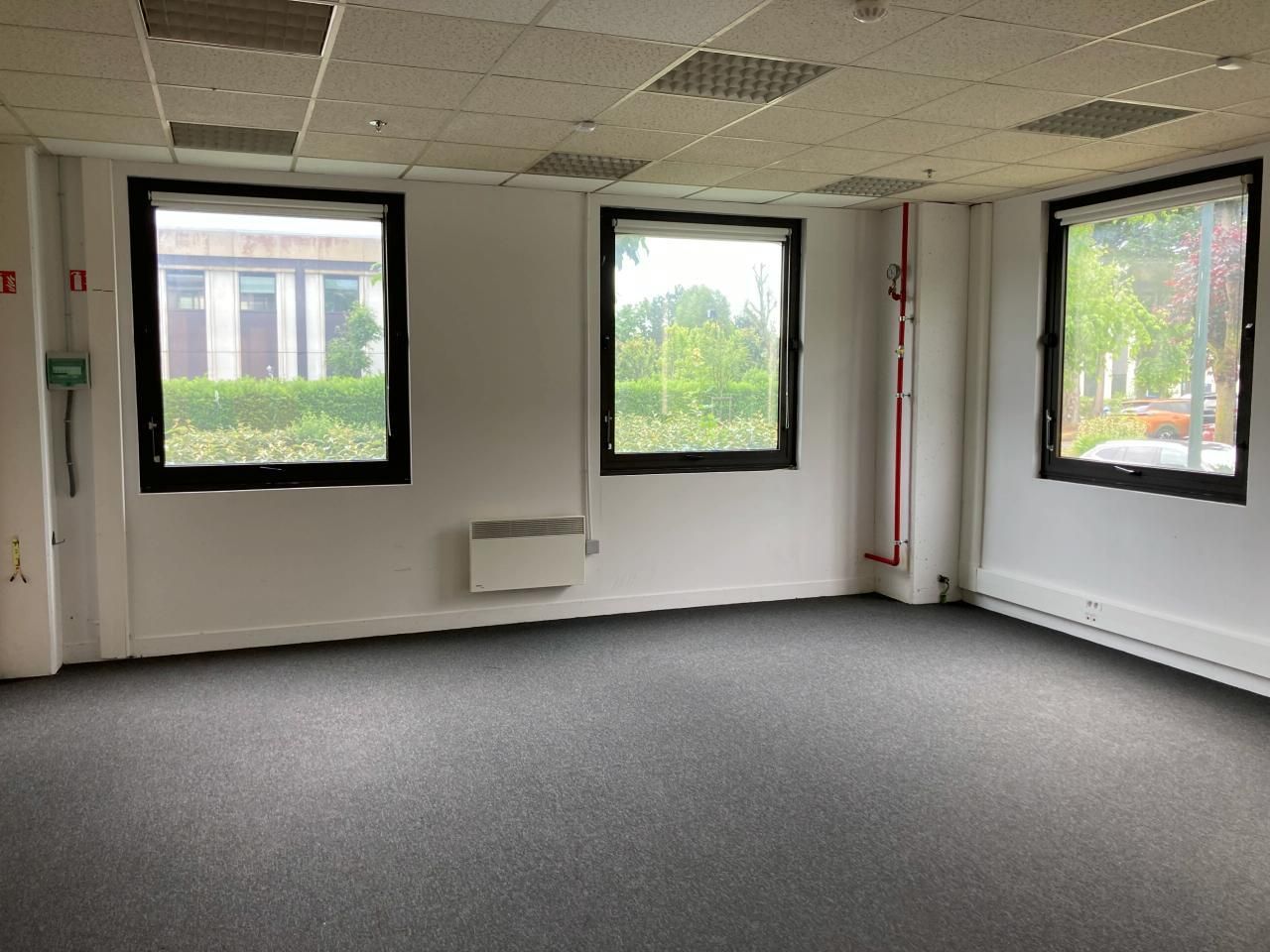 Location PME-PMI 1251 m² non divisibles 95800 Cergy