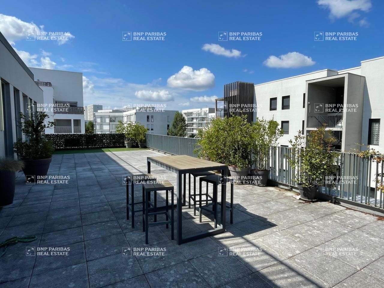 515 m² pour ce bureaux en location à Bordeaux