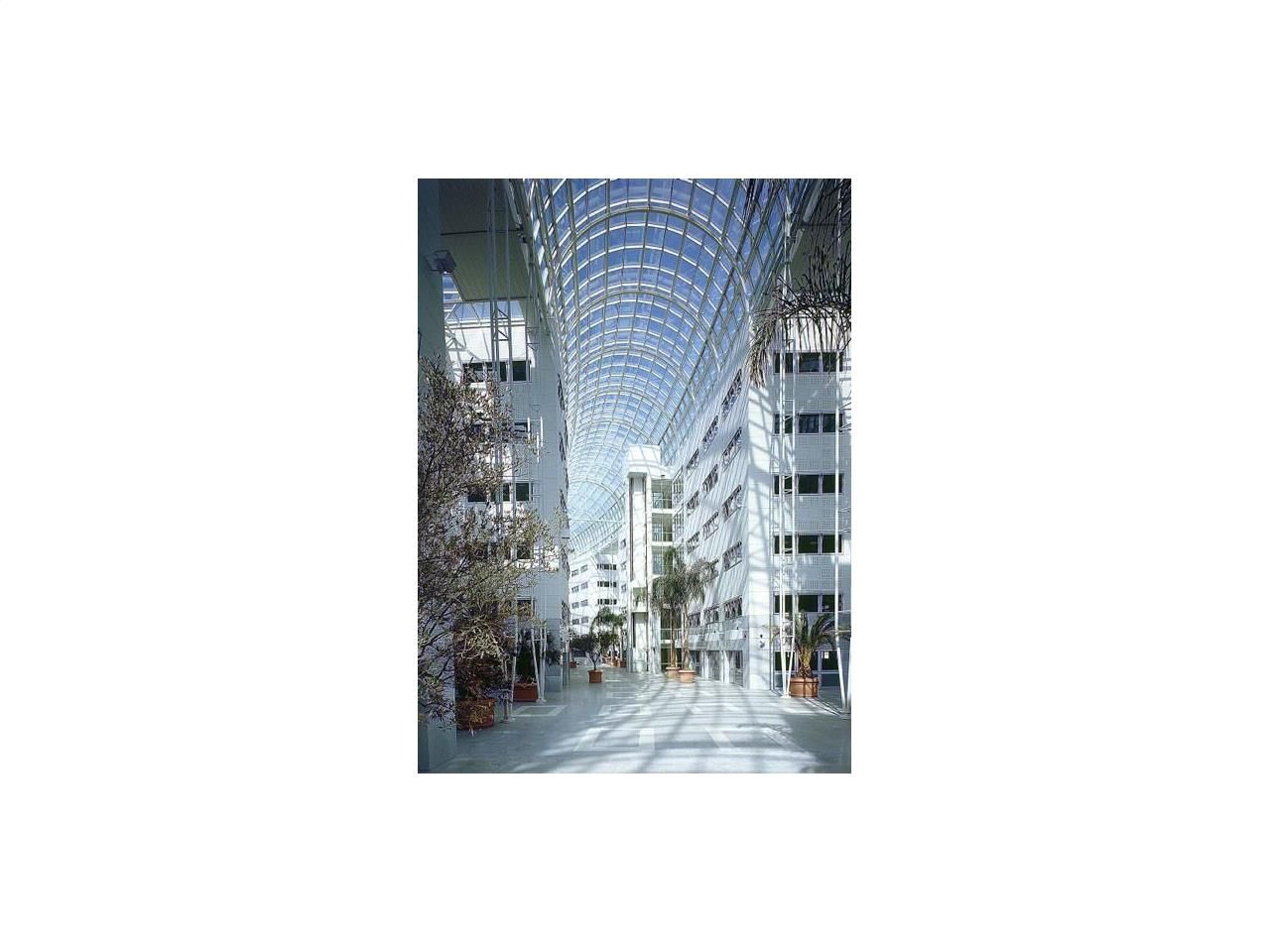 2854 m² pour ce bureaux en location à Tremblay en france