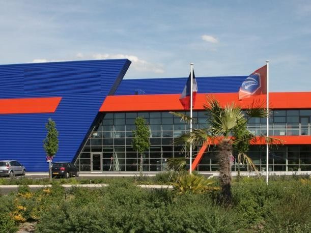 9178 m² pour cetentrepôts classe b en vente à Saint-geours-de-maremne