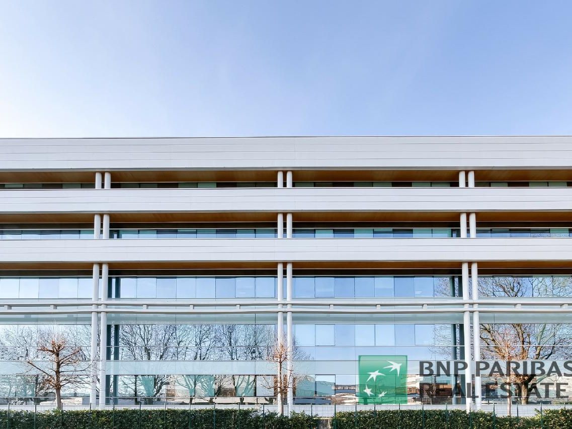 5878 m² pour ce bureaux en location à Colombes