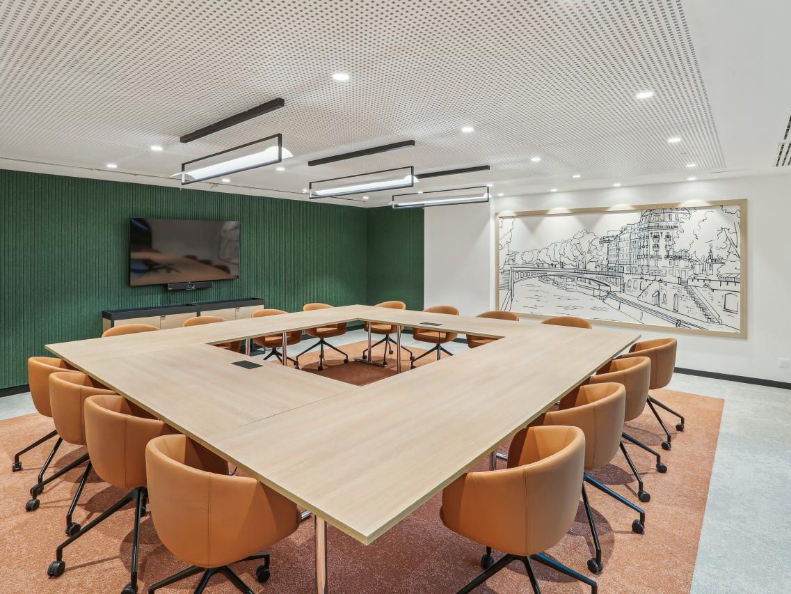 5932.61 m² pour ce bureaux en location à Levallois-perret