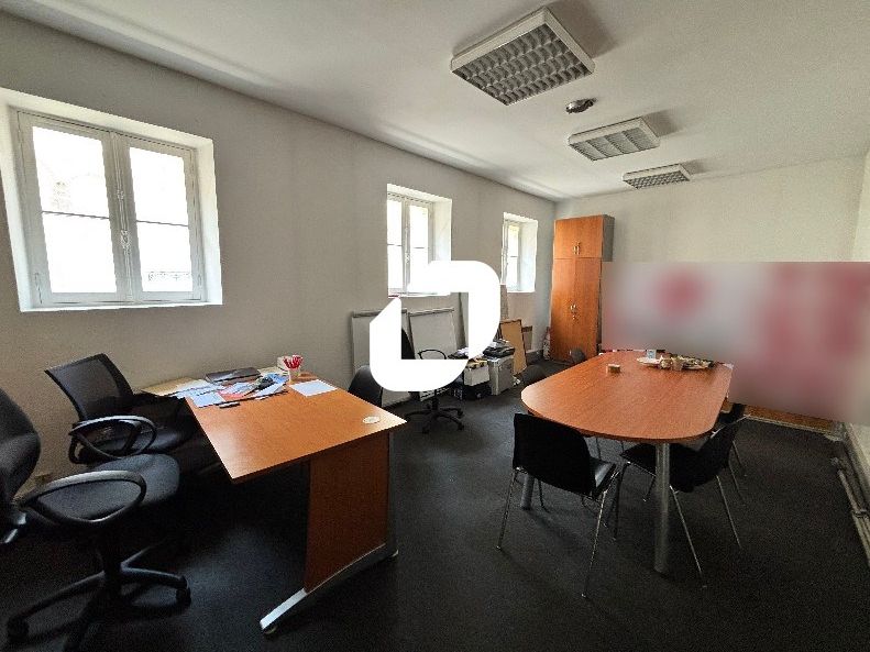 Situé au coeur du Triangle d'Or, IMMPROVE vous pr