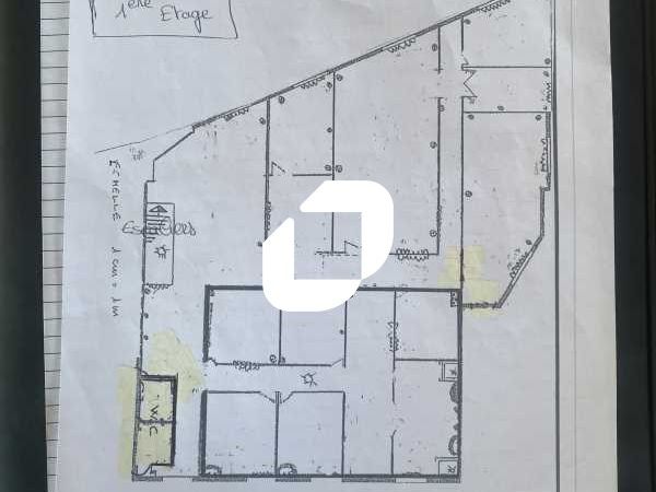 Location bureaux 300 m² non divisibles