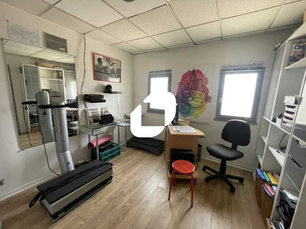 Sur la commune du Barp, et situé sur un axe majeu