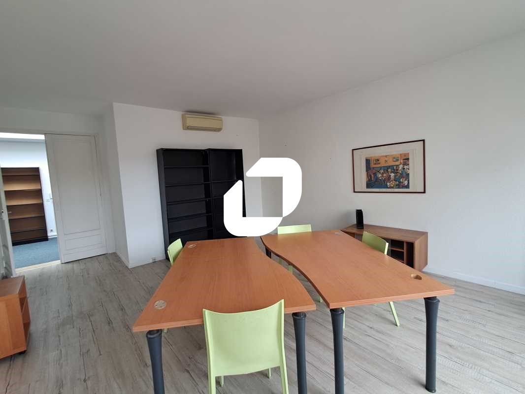 Entre les quartiers de Mériadeck et Saint-Seurin,