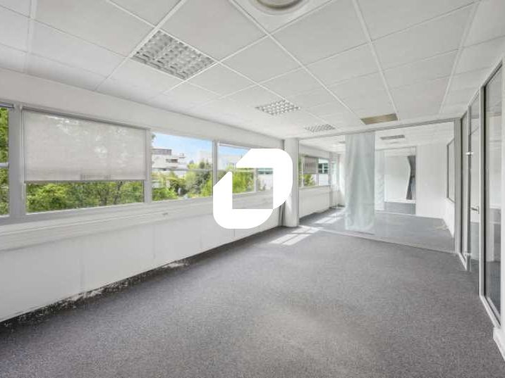 Au coeur du quartier d'affaires de Ravezies, et à