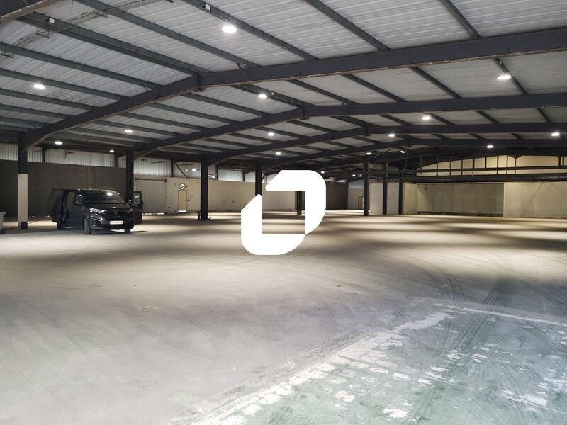 Situé à Lormont, sur l'axe Nord Bordeaux/Paris, à