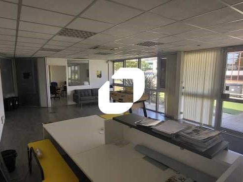 A proximité immédiate de l'autoroute A630 sortie 