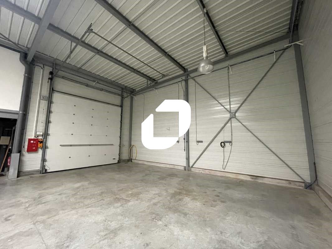 Idéal artisans ! En plein coeur du Bassin d'Arcac