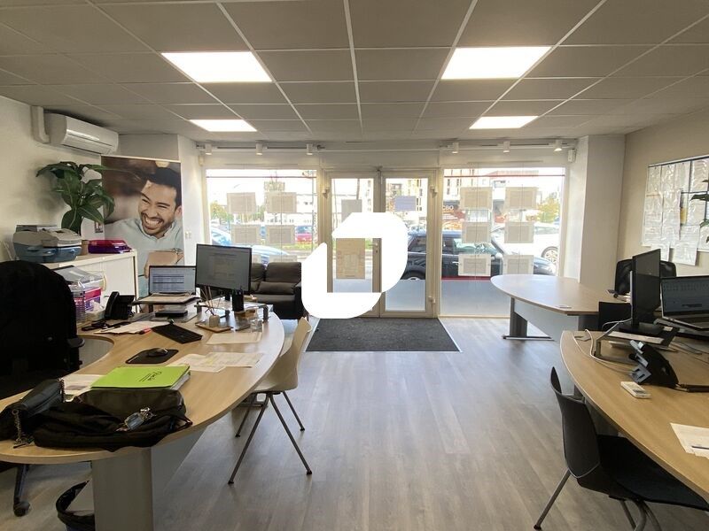 Sur un axe très passant, IMMPROVE vous propose à 