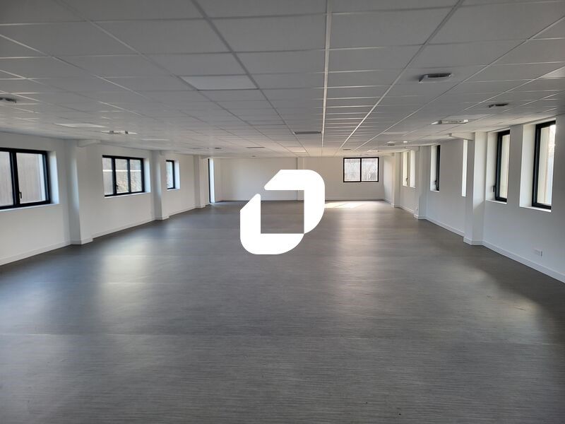 À proximité immédiate de l'autoroute A63 (Bordeau