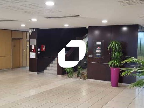 Au sein d'un parc clos, arboré et sécurisé, IMMPR