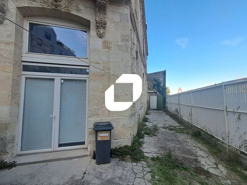 A deux pas de la gare de Bordeaux Saint-Jean, IMM