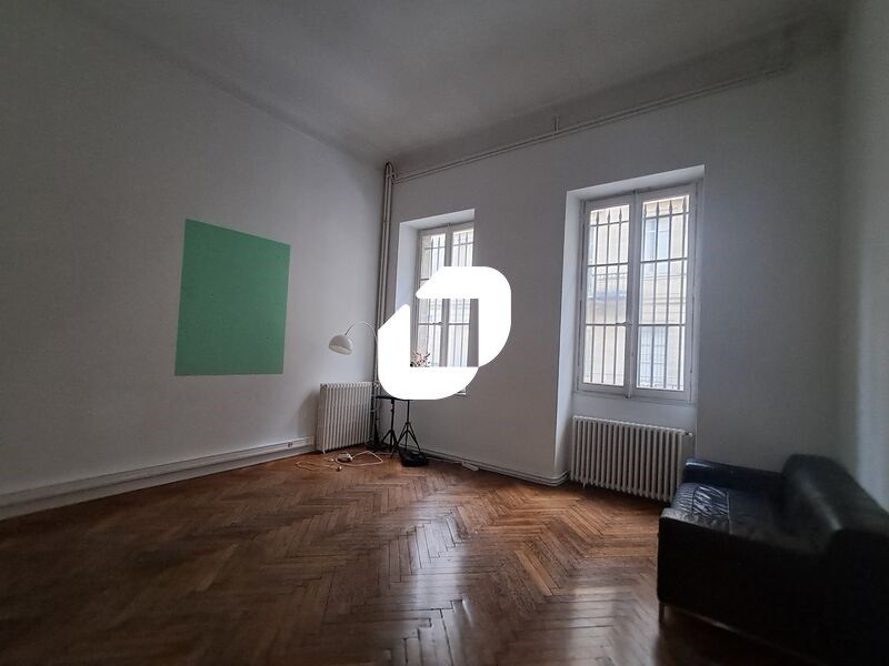 A deux pas de la place des Quinconces, IMMPROVE v