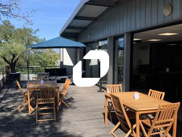 Idéalement situé à Cenon, à proximité de la sorti