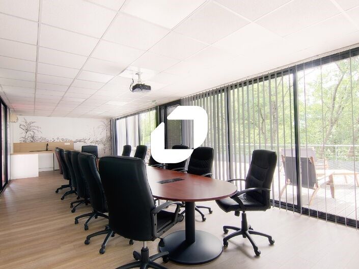 Idéalement situé à Cenon, à proximité de la sorti