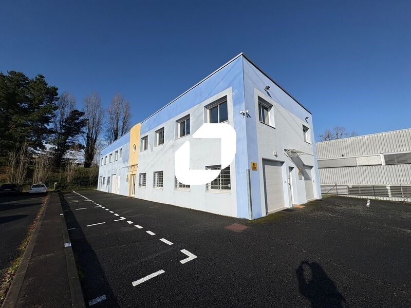 A proximité immédiate de la sortie 25 de la rocad