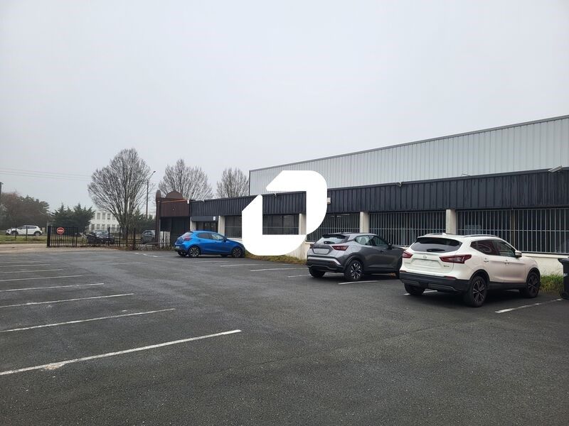 Situé au coeur de la zone industrielle de BERSOL,