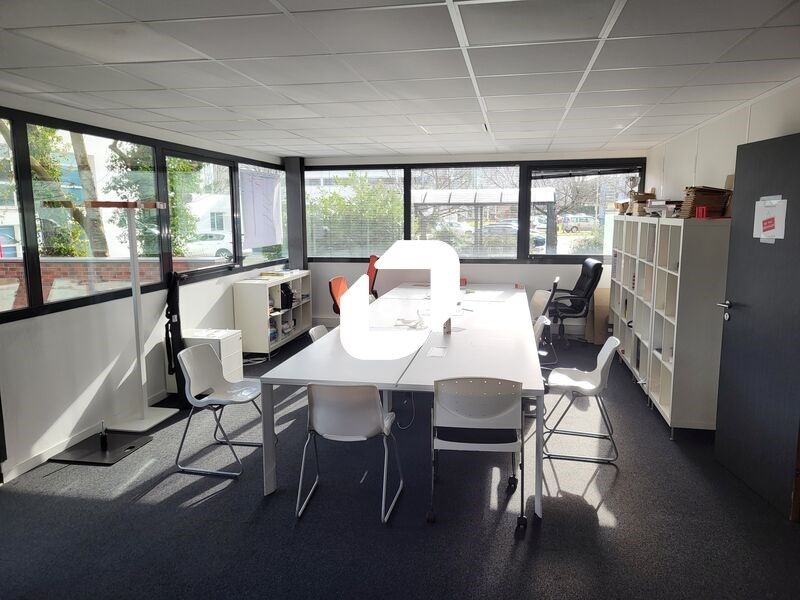 Au pied de l'aéroport de Mérignac et de la ligne 