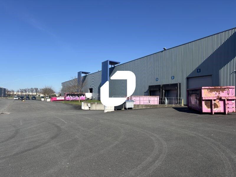 Au sein d'un parc de logistique, IMMPROVE vous pr