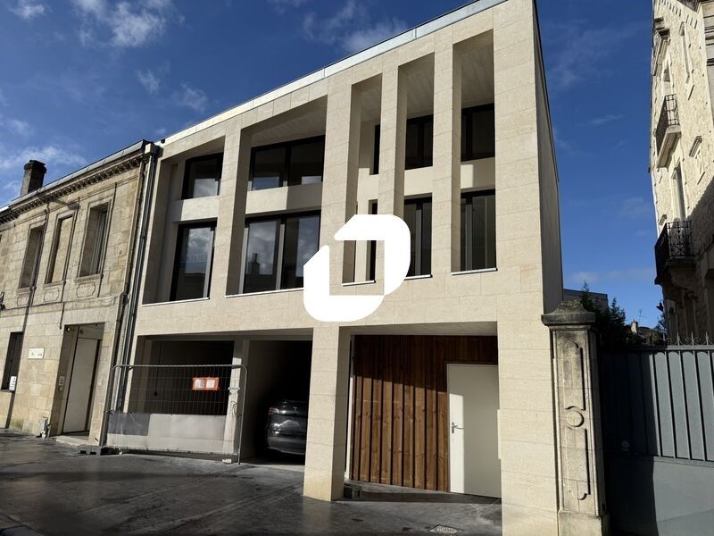 A proximité immédiate de la Barrière de Toulouse,