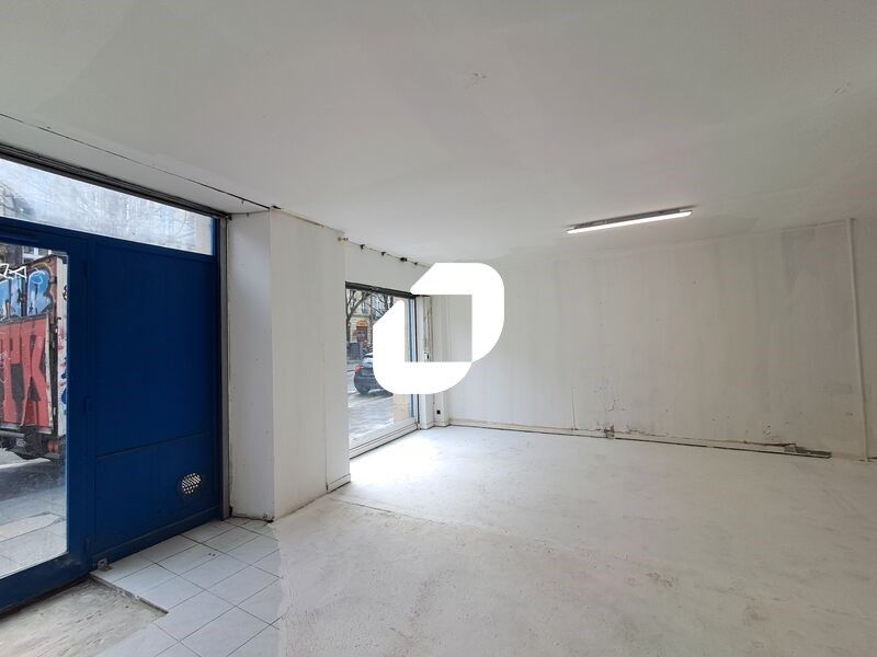 Situé entre la rue Sainte-Catherine et les quais 