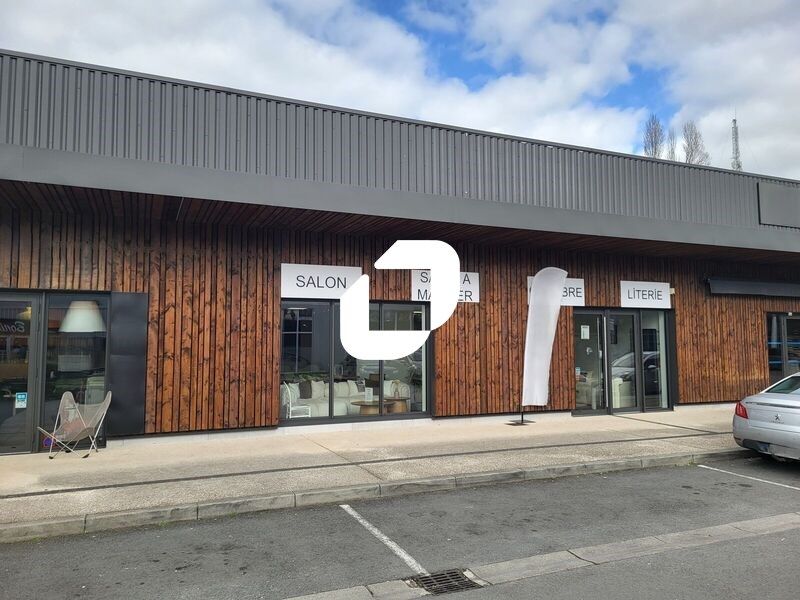 En plein coeur de la zone commerciale Haut-Vignea