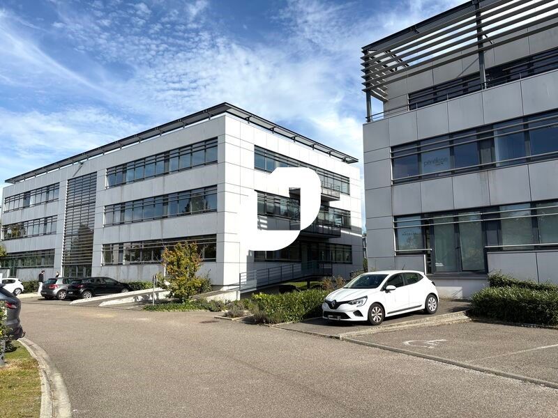 En bordure de l'A43, dans un Parc Technologique t
