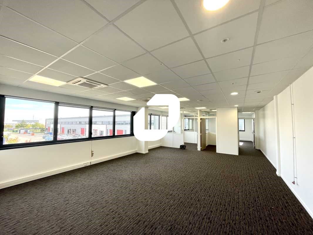 Immprove vous propose des bureaux à louer lumineu