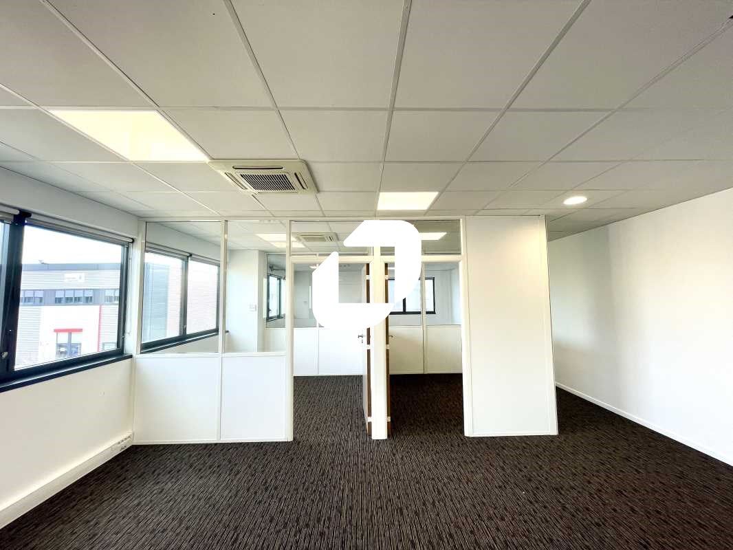 Immprove vous propose des bureaux à louer lumineu