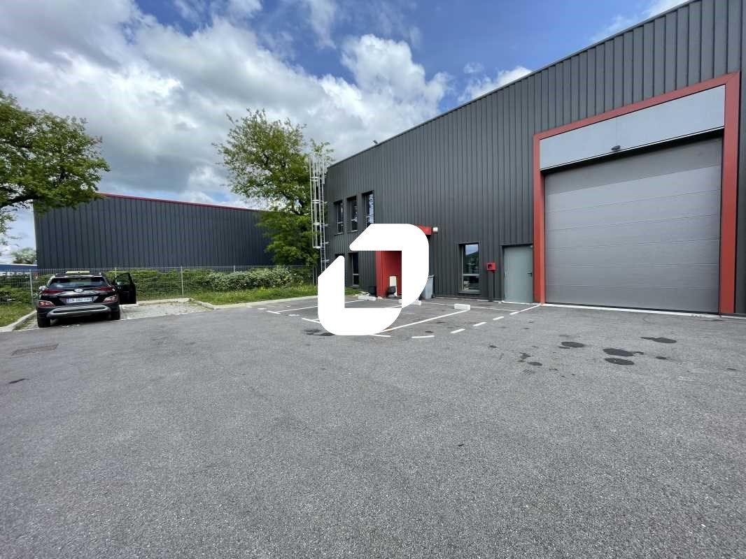 Sur la commune de Chassieu, à proximité presque i