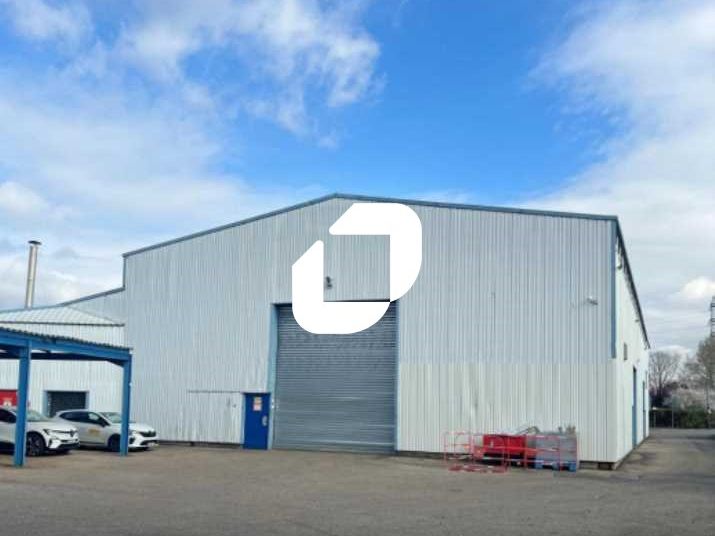 Immprove vous propose à la location sur la ZI de 