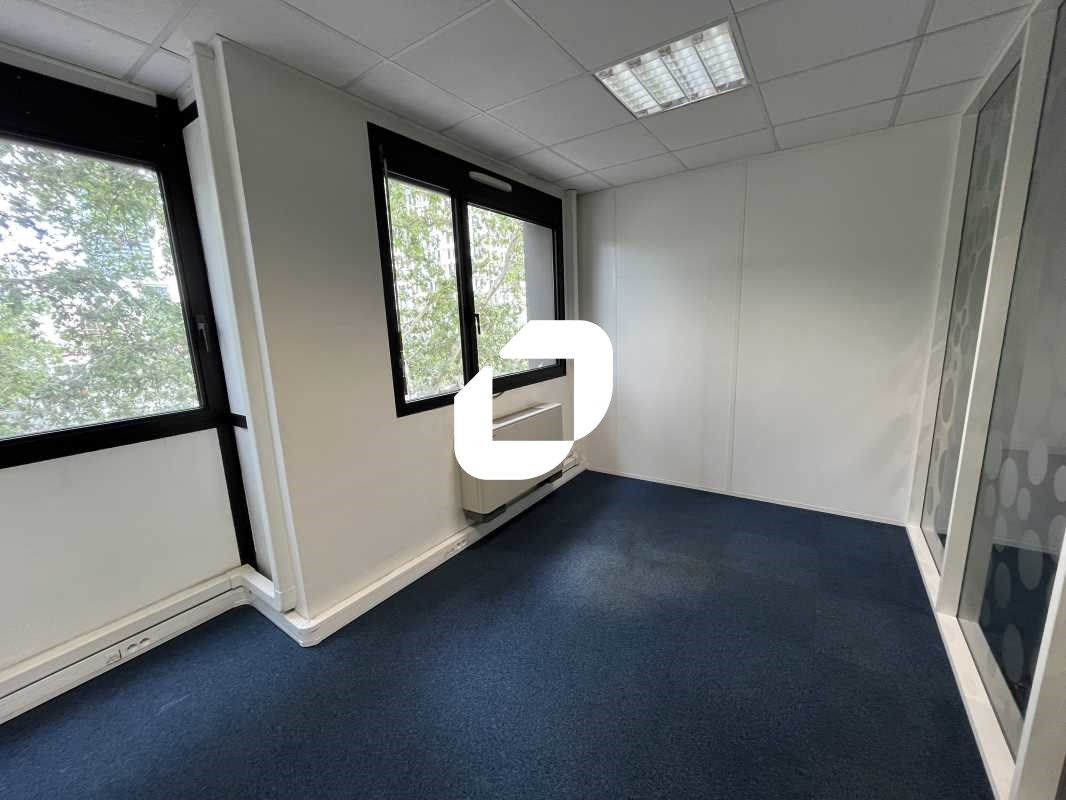 Immprove vous propose à la location 90 m² de bure