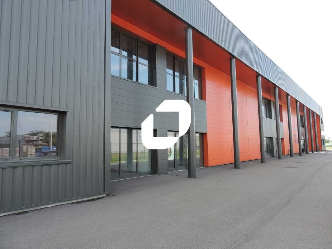 Découvrez l'espace professionnel idéal à Arnas ! 