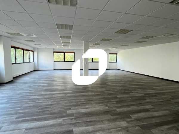 Au sein du Parc Technologique de Saint Priest, pa