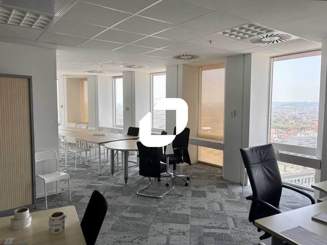 Immprove vous propose un plateau de bureaux de 21