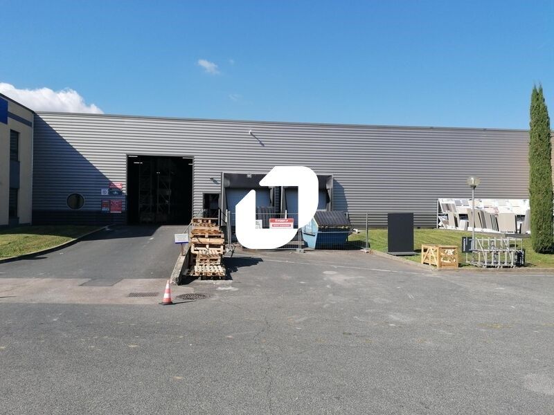 Sur la ZI d'Arnas, à 4 mn de l'A 6, Sortie 31.1 V